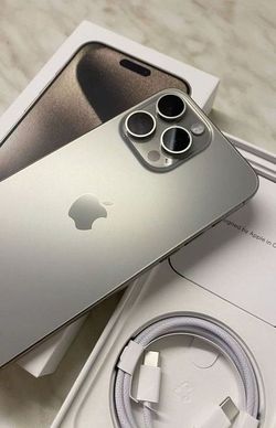 Apple iPhone 16 pro max (Unlocked)