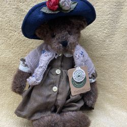 Boyd’s Bear “Kassandra P. Berriwinkle”