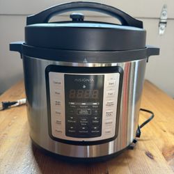 Insignia Pot - 6QT