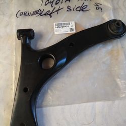 Lower Control Arms LEFT (DRIVER) SIDE 2001-2005 TOYOTA RUV 4 