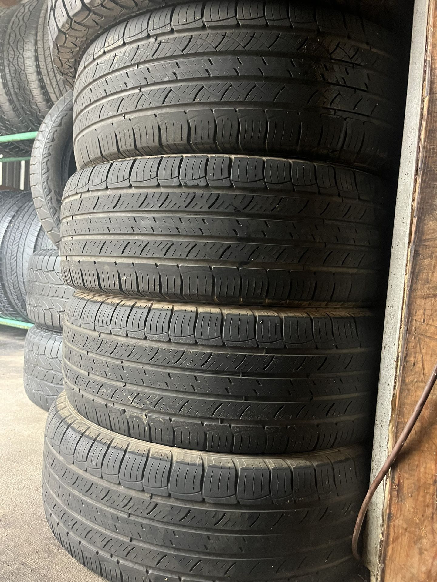 245 60 18 MICHELIN MATCHING SET