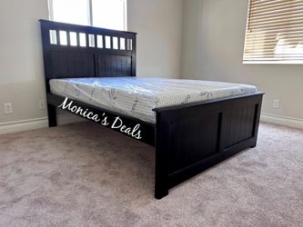 Full Solid Wood Bed With Memory Foam Mattress $500