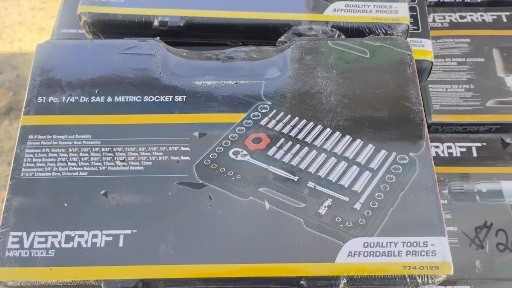51 Pc. 1/4" Dr. SAE & METRIC SOCKET SET