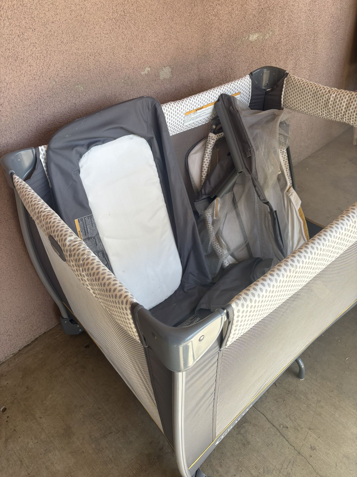 baby bassinet play pen and changing table