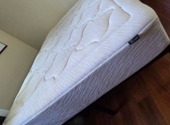 ZINUS 12" CLOUD memory foam mattress (Queen)