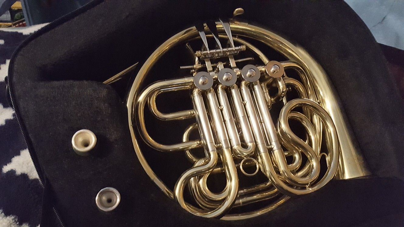 Glory double french horn in excellent condition with case