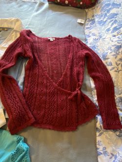 Clothes size Small. Bundle Price $4.00ea