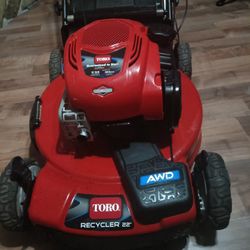 Toro Recycler  22" 7.25 H/P  AWD Self Propelled Mower With Bagger  (Like New)