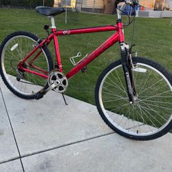 Mongoose 26” Mountain Bike 18 Speed 