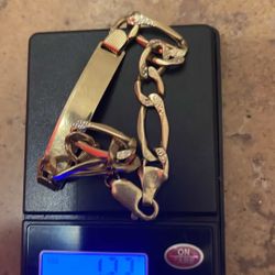 14k Figaro Diamond Cut Bracelet 9inch Long, Weighs 12.3grams