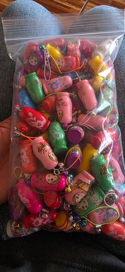 Small keychain Wooden Russian nesting dolls