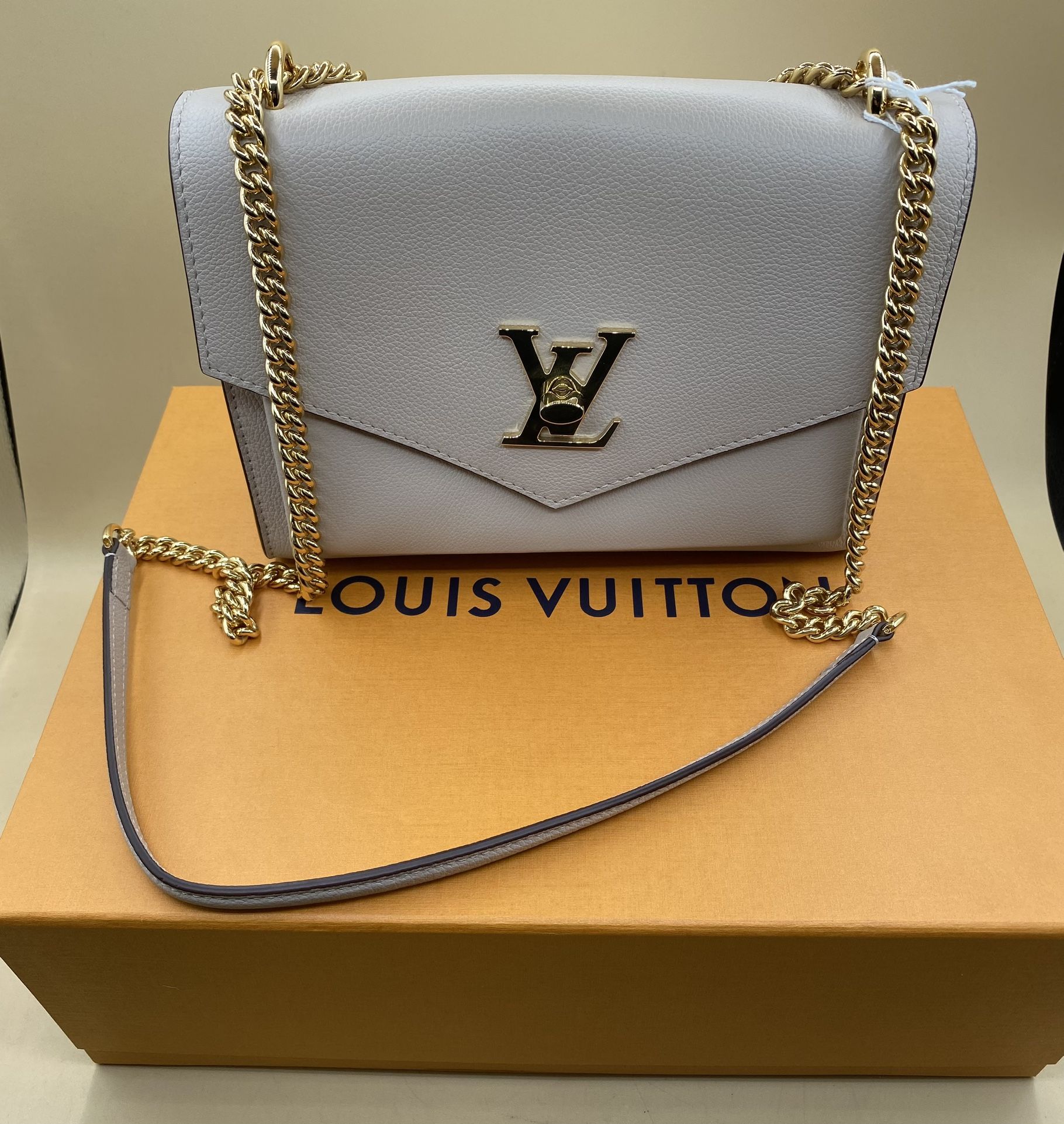 LOUIS VUITTON MYLOCKME CHAIN BAG