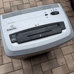 Fellowes Shredder