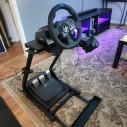 Logitech g923 Racing Wheel w/shifter and stand