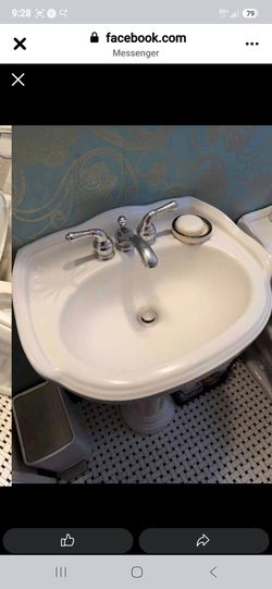 Set thomas creation sink and toilet