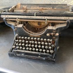 Typewriter Underwood 