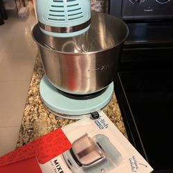 DASH Delish by DASH Compact Stand Mixer, 3.5 Quart with Beaters & Dough Hooks Included - Blue  Moving Sale 