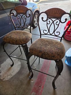 Set of 2 Wrought Iron Bar Stools