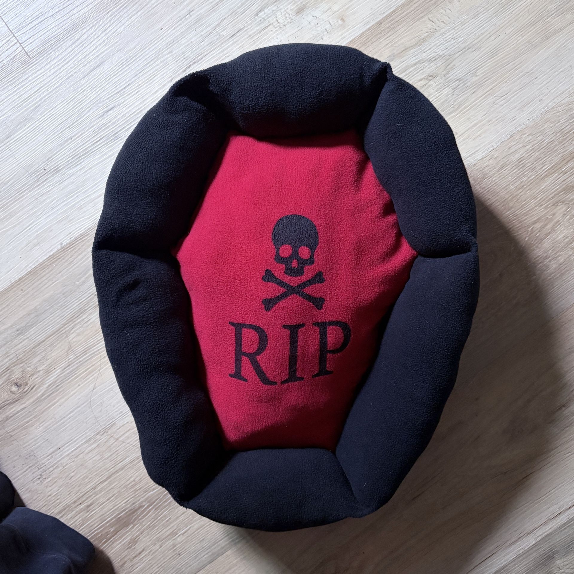 Coffin Pet Bed