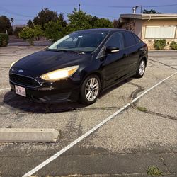 Black 2015 Ford Focus SE