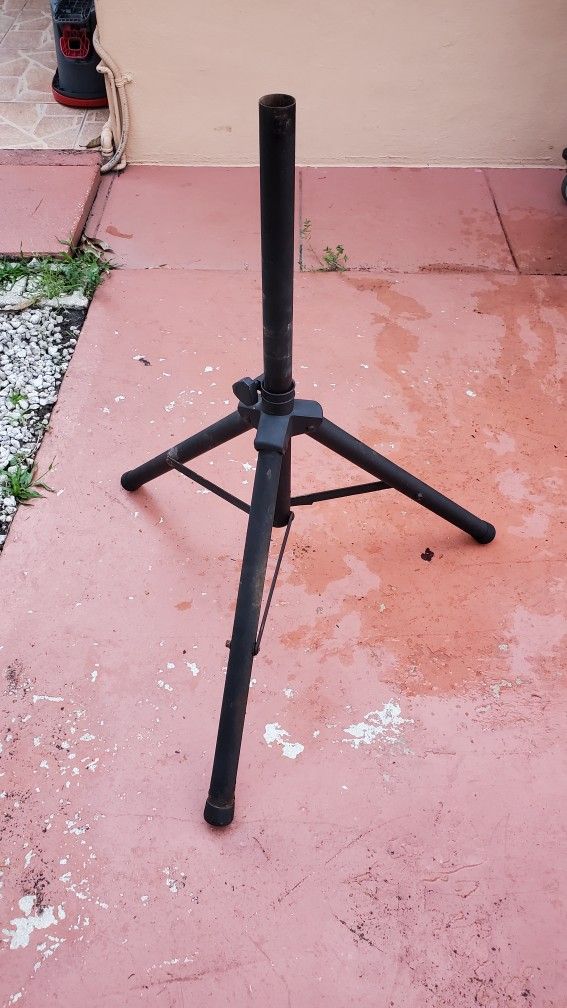 Rectractible Tripod