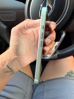 Apple iPhone 15