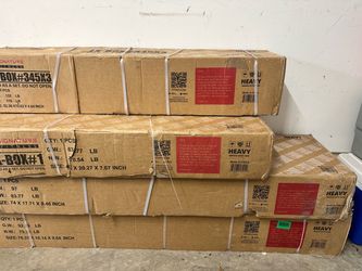 Signature Fitness Equipment Set – Multiple Boxes
