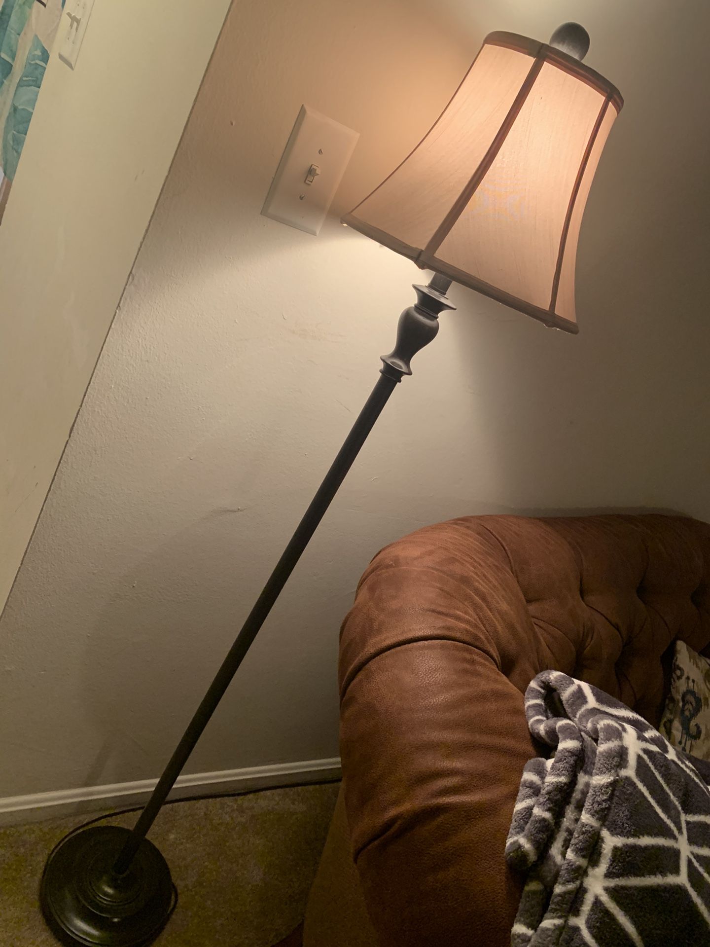 Floor lamp