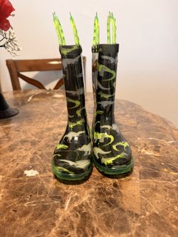 Dinosaur light up Rain Boots - Size 6