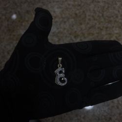 A 14k Gold Letter E Knew With All Diamonds Natural