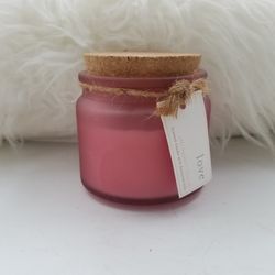 Scented Candle With Essential Oils. 