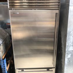 Sub Zero 36” Stainless Steel Built In Refrigerator 