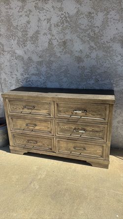 Dresser