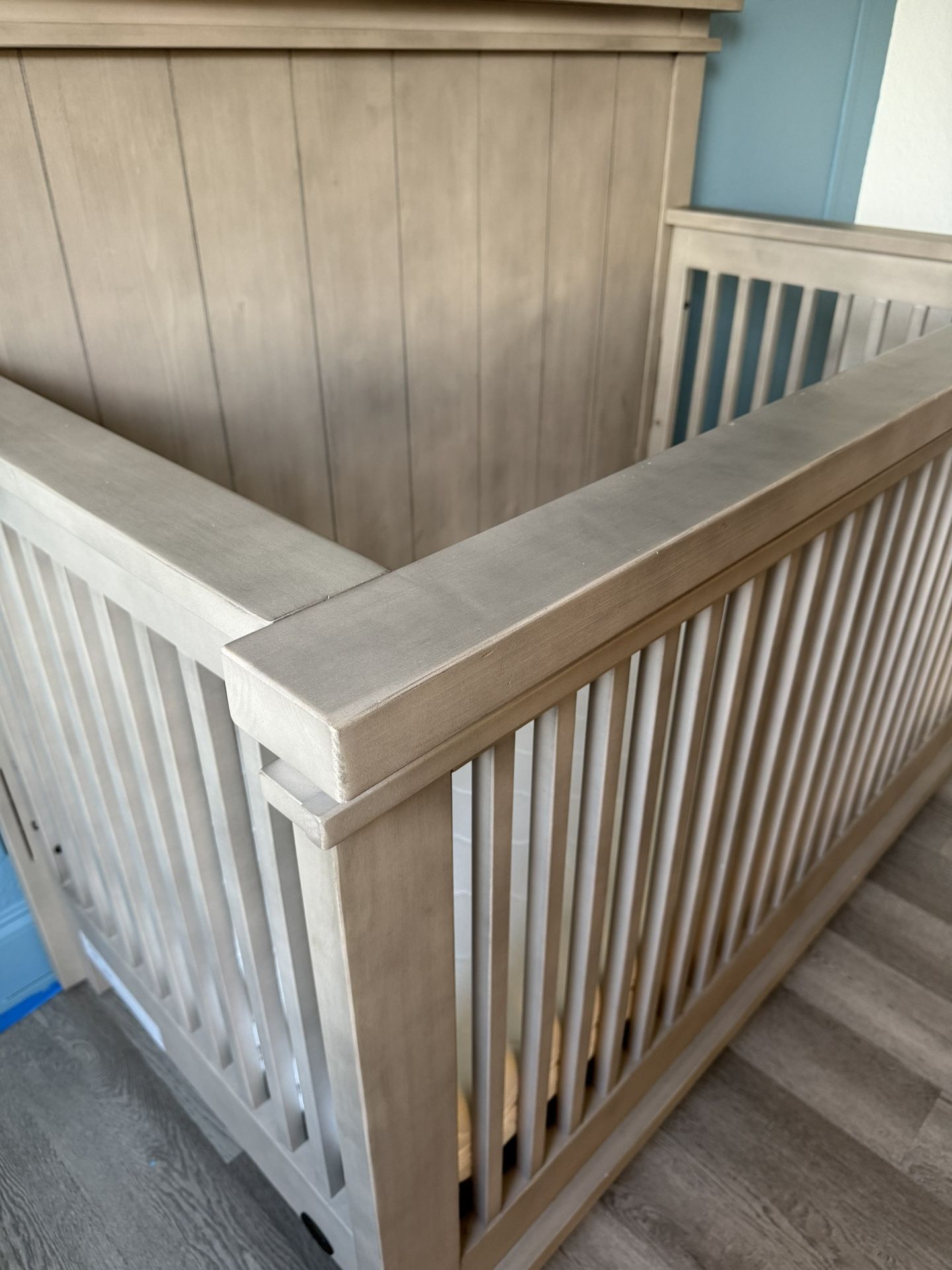Crib For Nursery / Cuna