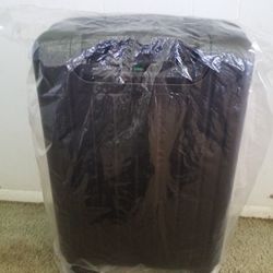 BRAND NEW TRAVELER LUGGAGE ( LUXE/BLACK )
