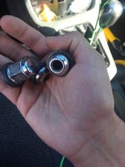Honda Civic lug nuts 14