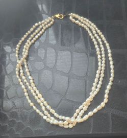 CHINESE FRESHWATER PEARLS TRIPLE STRAND CHOKER