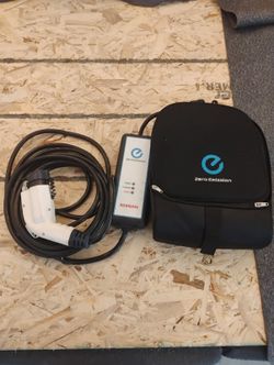 Nissan electric leaf car charger