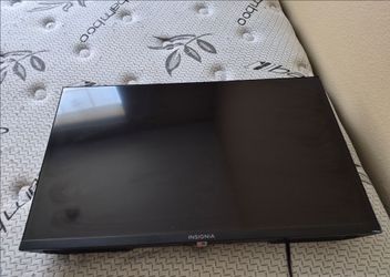 28" insignia TV