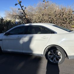 2010 Ford Taurus