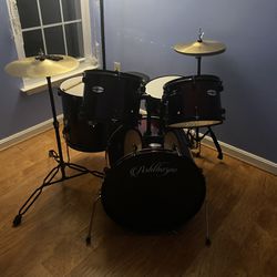 DRUM SET IN PERFECT CONDITION ALREADY BUILT 