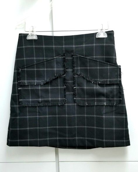 Black Plaid Skirt M