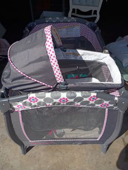 Baby Trend Pack N Play Playard with Bassinet