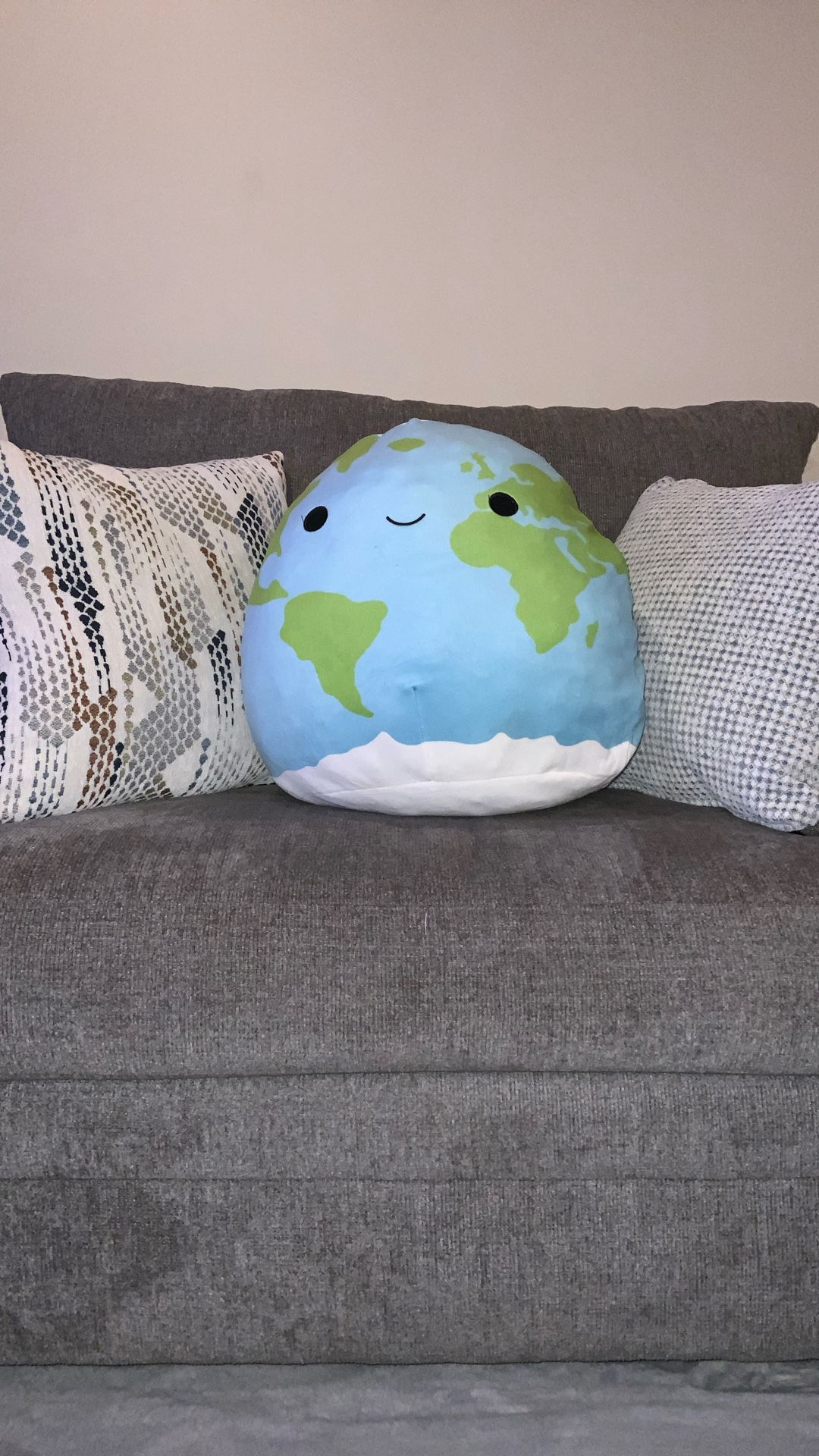 18”Squishmallows Roman The Earth