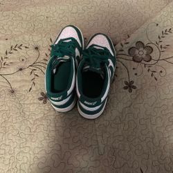 Green Nike Dunks Size 7Y