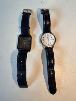 SET OF TWO VINTAGE WATCHES