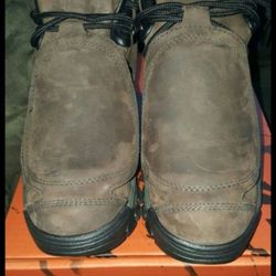 BRAND NEW IN BOX METGUARD 5584 WORX BOOTS BY  RED WINGS SIZE 9 $100 O.B.O 