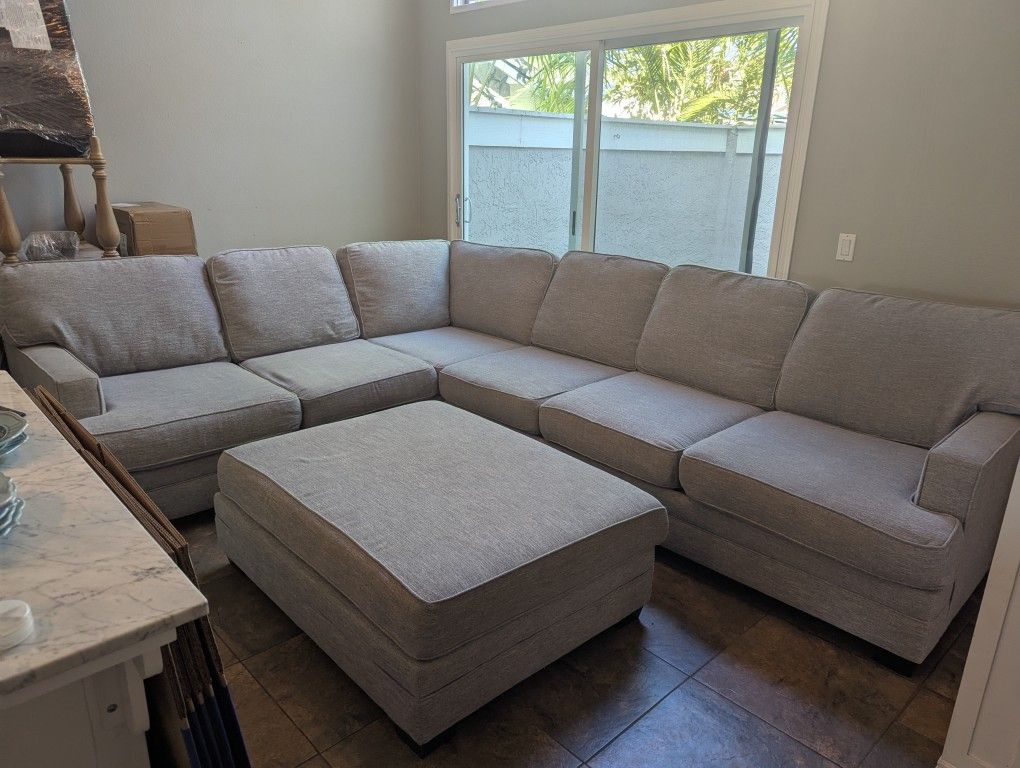 2 Piece Couch With Ottoman