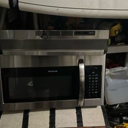 Broan Exhaust Hood & Frigidaire Microwave stainless Steal