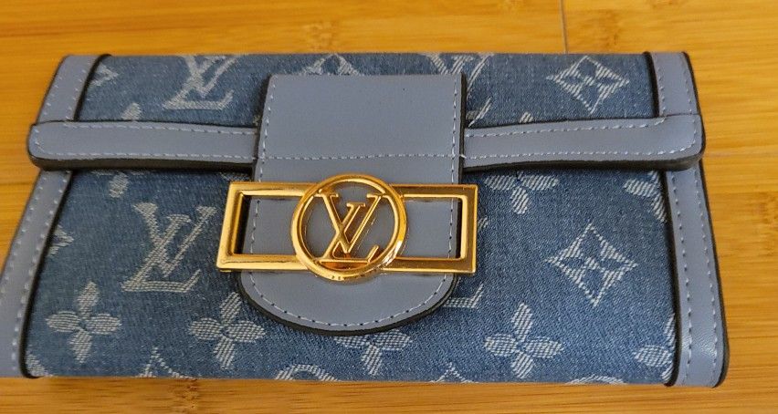 Brand New Womens Wallets With Box $45 .. Shoulder Bags $100
